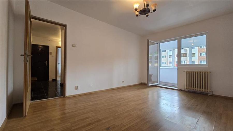 Apartament 2 camere etaj intermediar Racadau