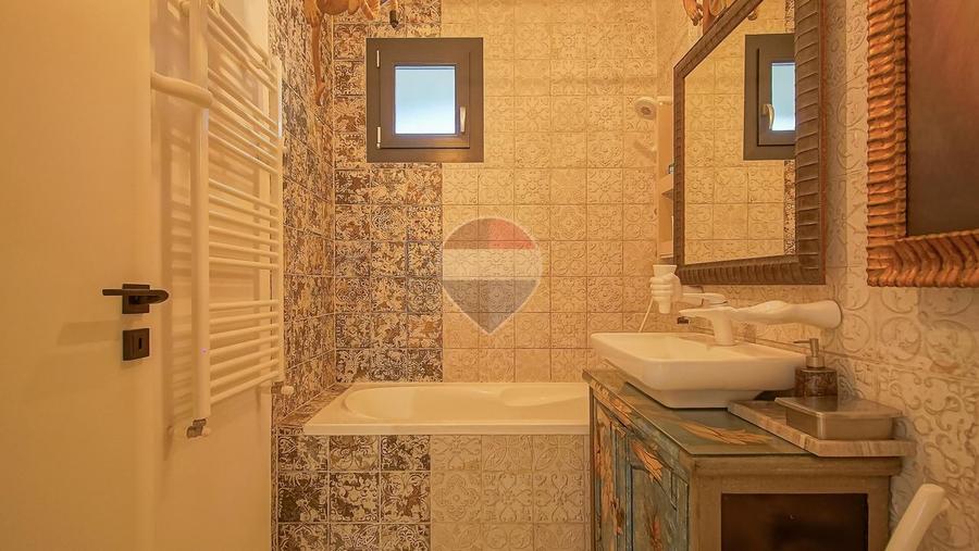 Apartament Unic, cu Priveliste Superba și Design Exotic – Str. Bobâlna