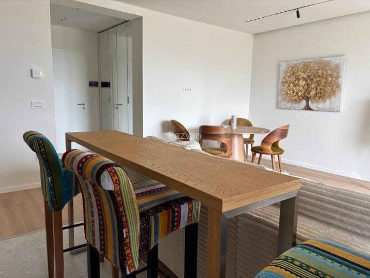 Apartament premium 3 camere | Ultimul etaj | Terasă 19 mp | 2 parcări | Coresi - 5