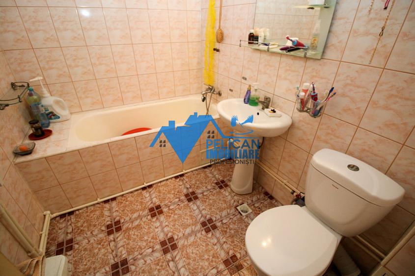 Spitalului, 2 camere, decomandat, centrala proprie