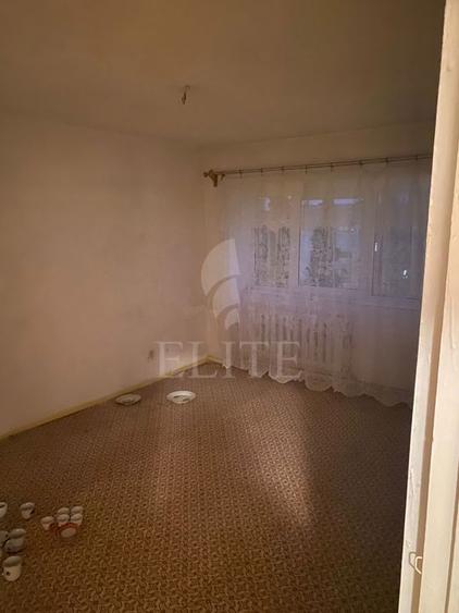 Apartament 3 camere în zona PIATA ZORILOR