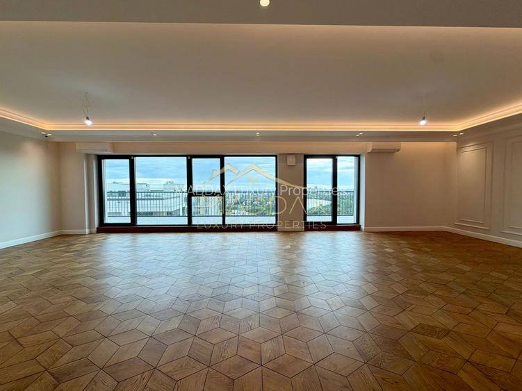 Penthouse cu 4 camere // terasă 70 mp / 200 mp / 3 parking / Straulesti