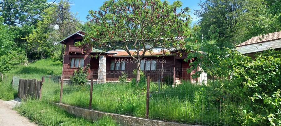 Casa gospodarului, bine întreținută, cu teren generos – Comarnic - 6