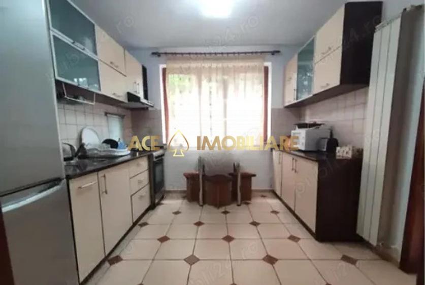 Vila de vanzare | Popesti Leordeni | 250 mp | Curte | Parcare | Garaj