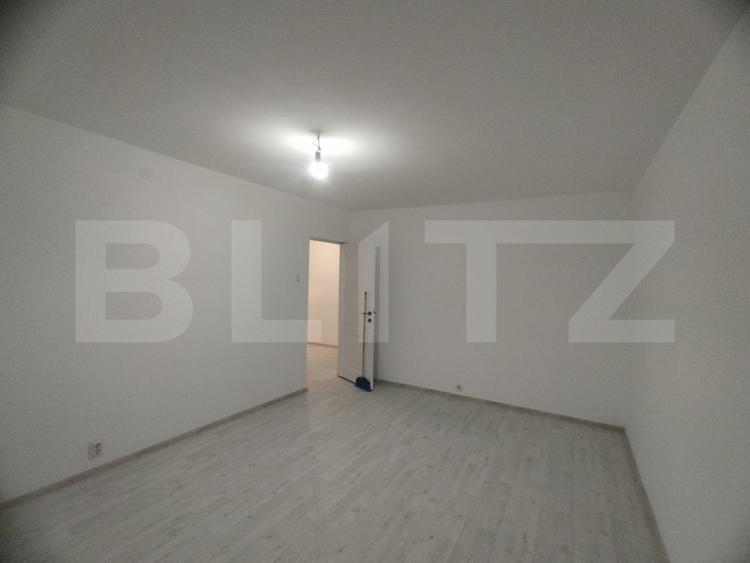 Apartament 3 camere decomandat, 65 mp + 12mp balcon, zona Tomesti