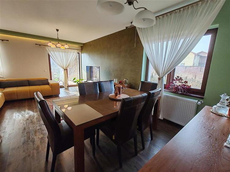 Casa stil mediteranean 3 camere 2 bai curte 790mp zona Cetate