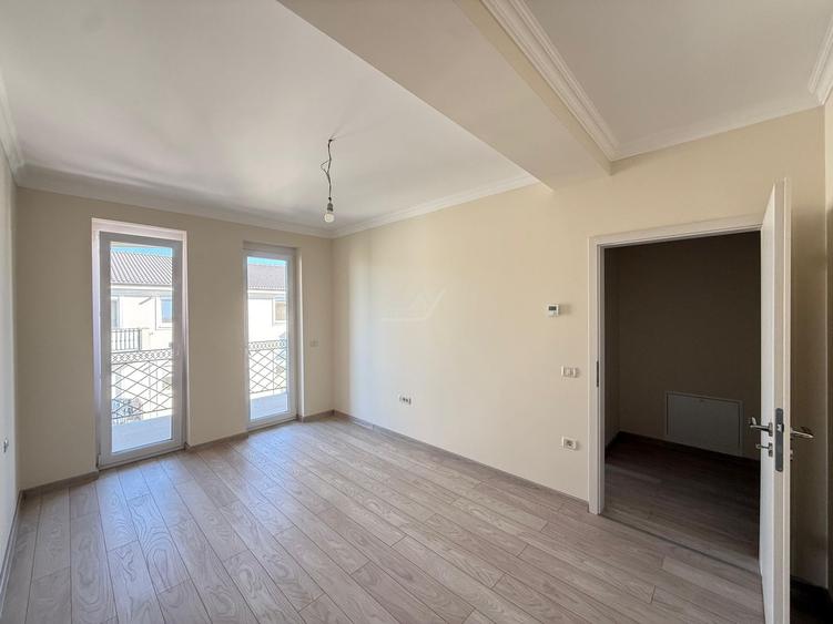 Locatie excelenta. Spatios 60 mp. Dressing. Asfalt. Loc de parcare.
