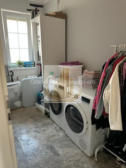 Casa in stil mediteranean, ultrafinisată 5 camere, 3 bai + curte.