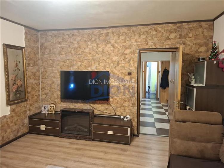 Decebal Turquoise  -  apartament 2 camere deosebit, cu parcare - 2