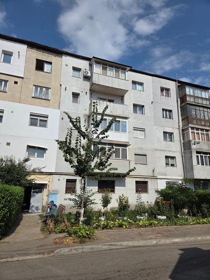 Apartament cu doua camere etaj 3 Parc CFR Adjud