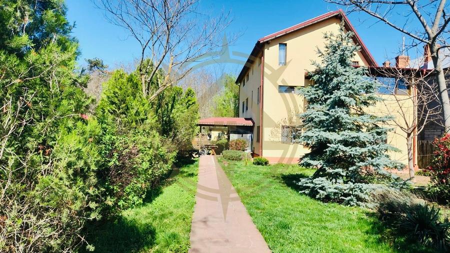 DOM00334 - Vila cu mansarda 9 camere Buftea