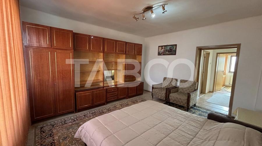 Casa individuala de vanzare 756 mp teren Sura Mare zona deosebita