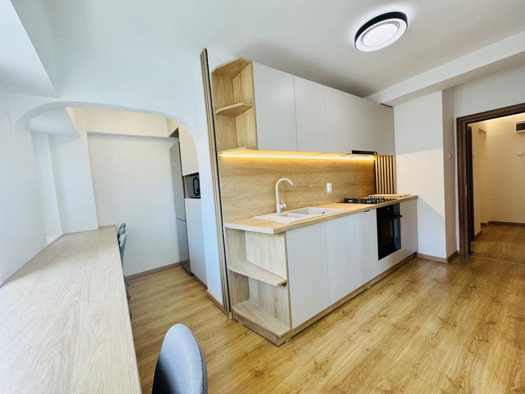 Apartament frumos amenajat cu 4 camere in Decebal-Metrou Muncii