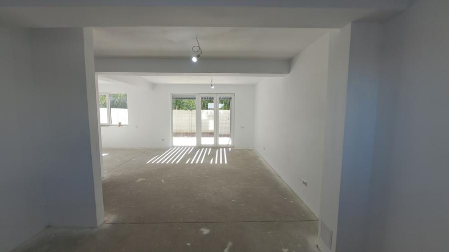 VILA LUX IN COMPLEX REZIDENTIAL