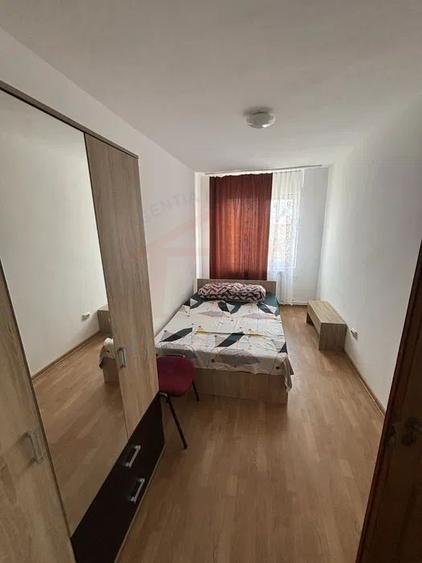 Vanzare apartament cu 3 camere, Ultracentral, pret 83.000 EURO, sup.68