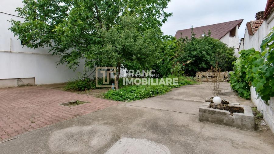 Casa de închiriat în Parneava / Curte spațioasă și confort - 5