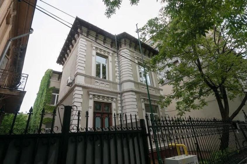 Vila Piata Romana