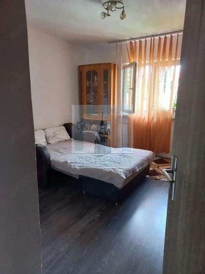 Garsoniera, decomandata, Tractorul, zona case Coresi