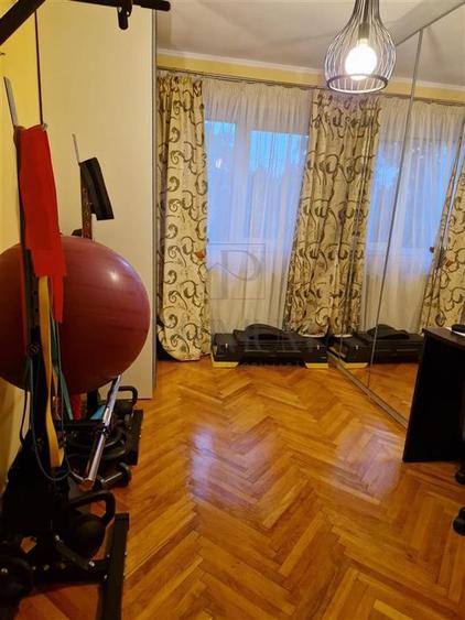 ARADULUI - ETAJ 3 - BLOC IZOLAT - 3 CAMERE - 2 BAI - 2 BALCOANE - CENTRALA PROPR