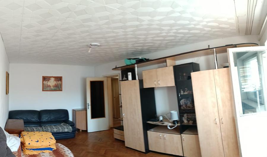 Apartament cu 3 camere, 2 bai, decomandat