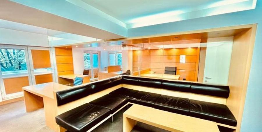 Spatiu Birouri de lux 5 camere zona Unirii 2 bai 4x balcoane