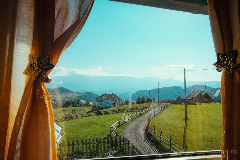 Exclusivitate - casa rustica, priveliste deosebita, 45 km de Brasov