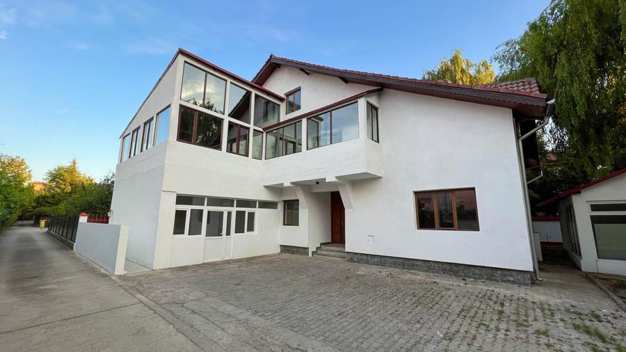 Pipera: Vila individuala cu piscina in mini compound !