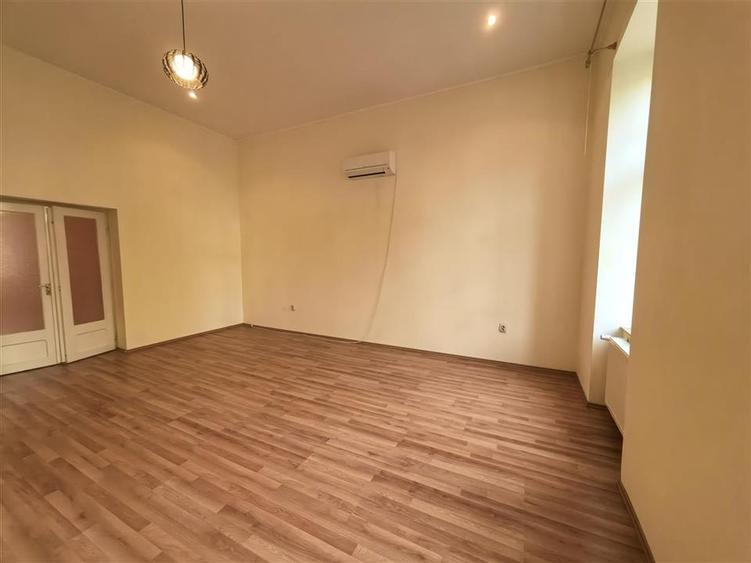 Apart 3 camere etaj 1 la KM 0 - Primaria Arad