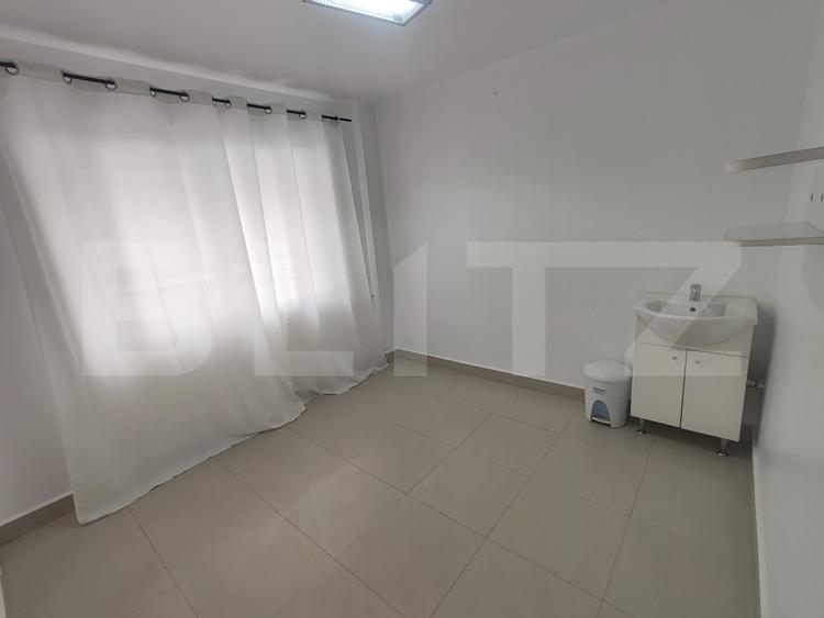 Spatiu comercial/ salon, 66.11 mp, zona Burdujeni