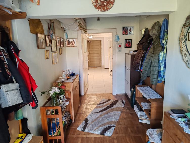 Apartament 3 camere in vila zona Central