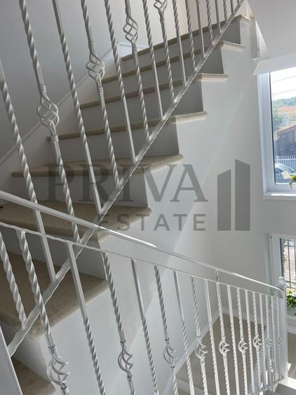 Casa modernă cu garaj, 5 camere, 4 bai, terasa, Dumbrăvița