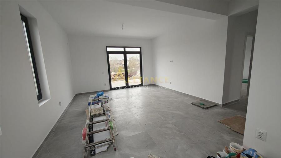 Casa individuala - 3 camere - 2 bai - 378 mp teren
