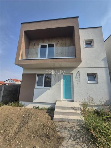 Duplex modern - despartit prin camera tehnica - zona f buna - 2