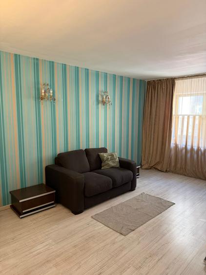 Centru Sf Lazar Palas apartament 3 camere etaj 1 / 4
