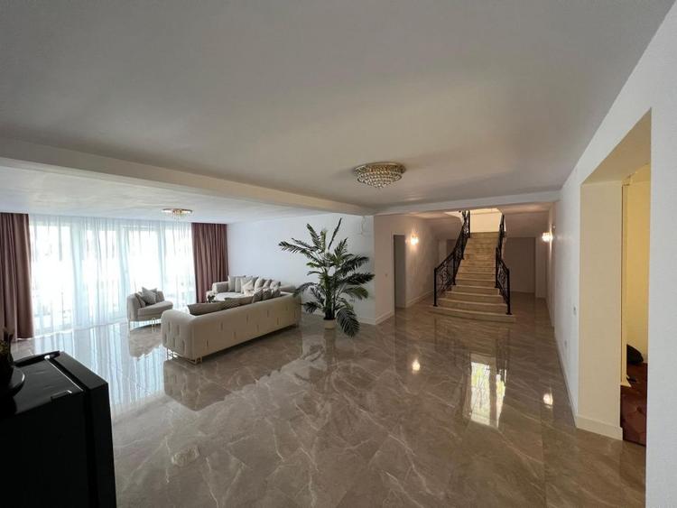 Casa de lux 6 camere, 346 mp teren Izvor