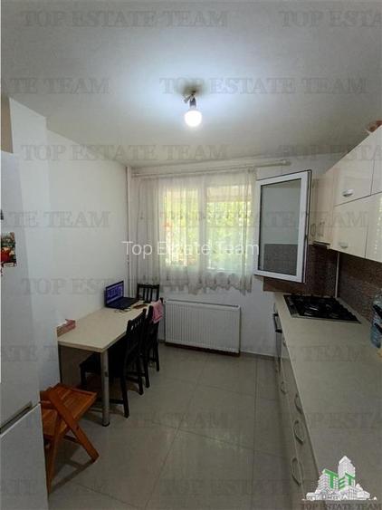 Apartament modern cu 4 camere, intr-un bloc reabilitat cu SU de 75mp, parter/4, - 10