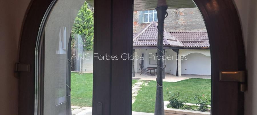 VILA REMARCABILA CU GRADINA IN ZONA UNIRII