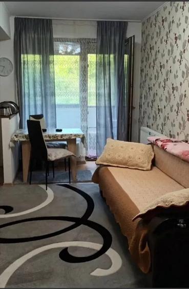 Apartament cu 2 camere, 48 mp, etaj intermediar, zona Petrom