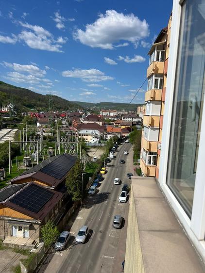 Apartament renovat complet, 69 mp, etaj 8 – Zona Semiluna, Dărmănești