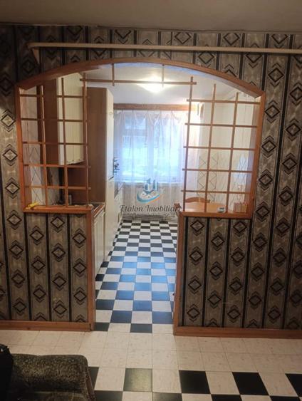Apartament 3 camere decomandat, hol spatios, zona Mall Precista
