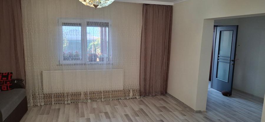Vindem casa in Navodari