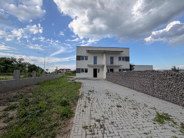 Casa Tip Duplex Cristian Intabulata Cu Toate Utilitatile