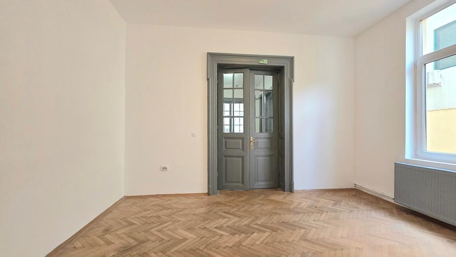 Armeneasca Casa singur curte/ 12 camere/ 325mp / It / Creatie/