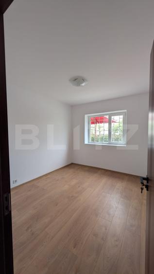 Spațiu comercial cu 2 Intrări Stradale, 70 mp, zona Micro 11