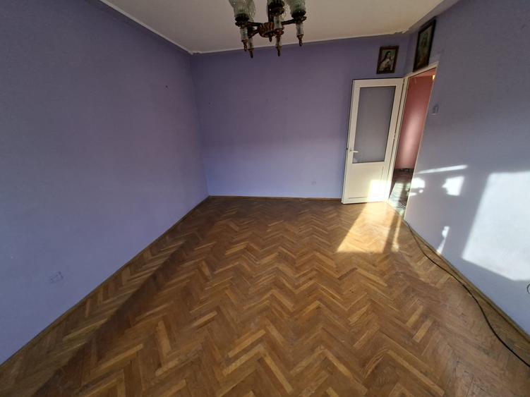 Apartament cu 2 camere decomandat, etaj 3/8, zona Dacia
