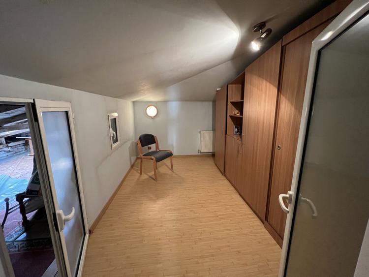 Ap la mansarda cu intrare separata in vila P+ Et 1+ M, Elena Doamna