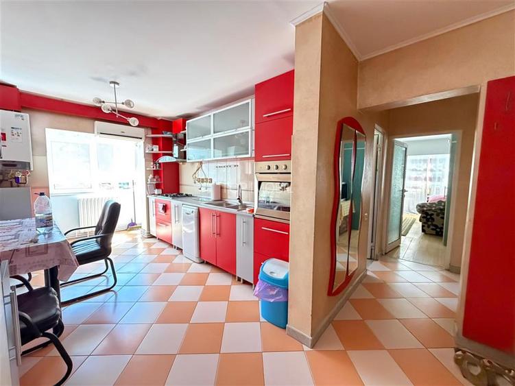 Apartament 3 camere DECOMANDAT, etaj 1,  Poitiers - Frumoasa - 2