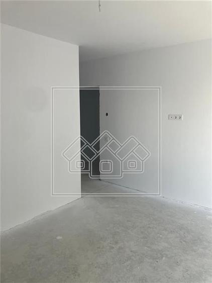 Apartament 2 camere la cheie cu gradina 21mp si parcare - Zona Lacul lui Binder