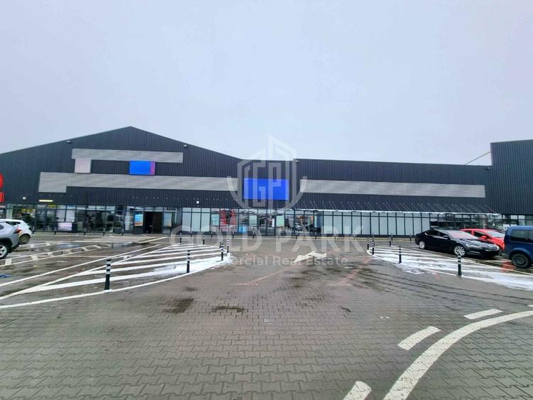 Spatiu Comercial in Centru Comercial - Zona Traian Vuia - Parcare