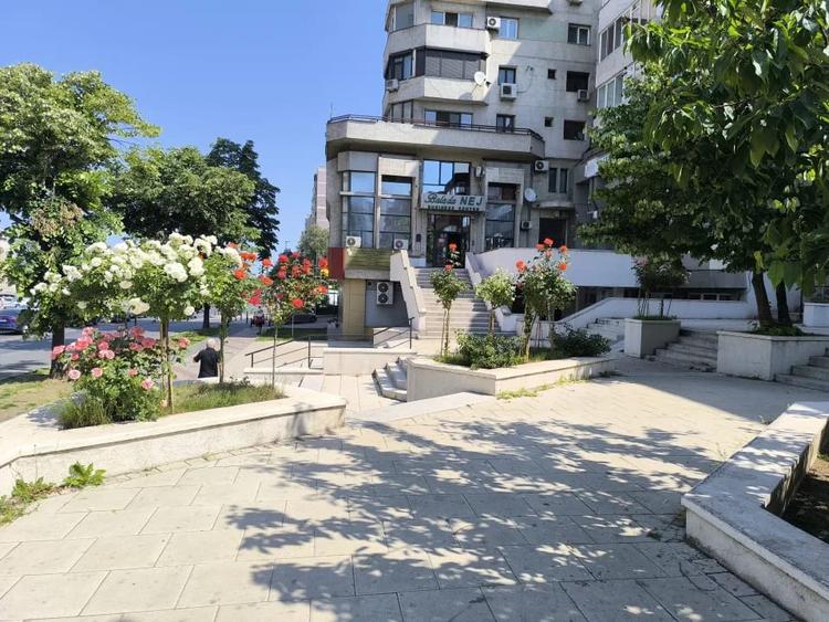 BALADA NEJ CASA DE CULTURA -Etaj in cladire de birouri si parcare!